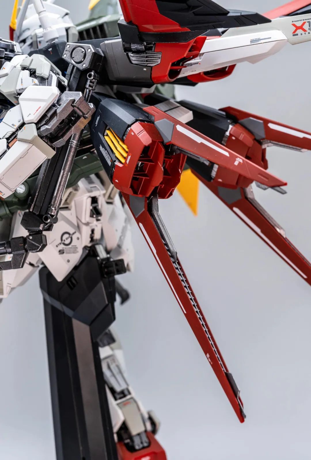 pg强袭高达头部拼装,pg强袭自由拼装过程