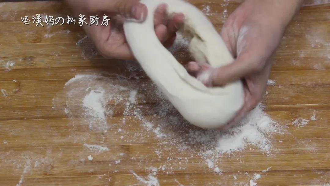 全民热爱的小笼包，肉馅浓香，皮不塌陷的秘密就在这个视频里