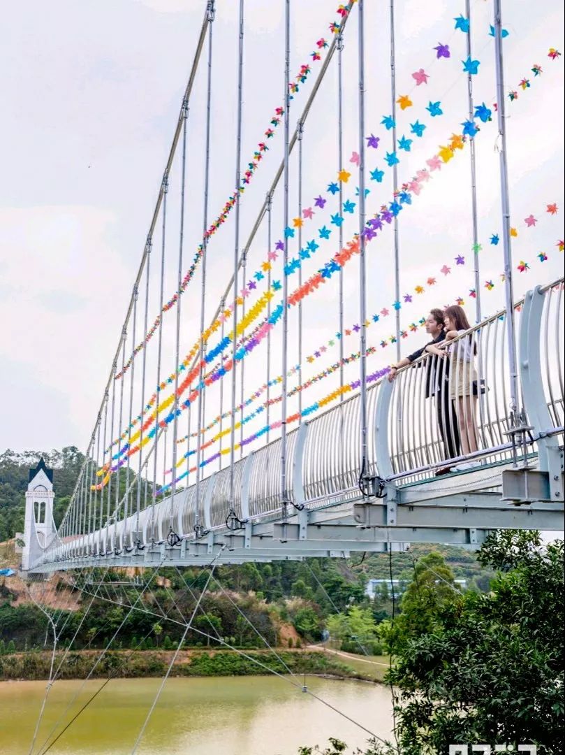 吓尿玻璃桥视频,深圳最新玻璃桥