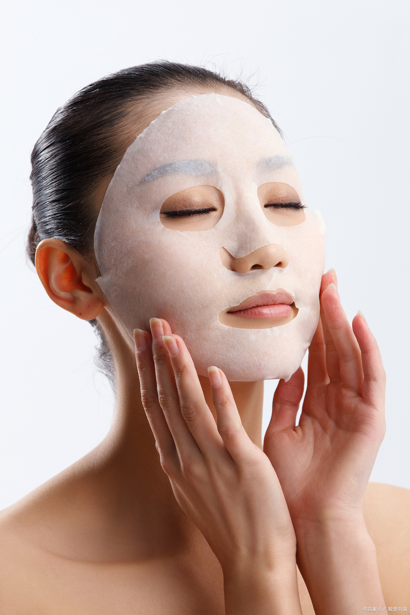 怎么正确用护肤品保养脸部皮肤,如何护肤水润透亮