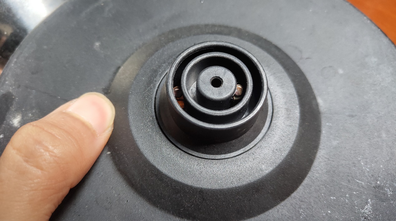 热水壶坏了不要扔了怎么修最简单,热水壶开关坏了怎么换新