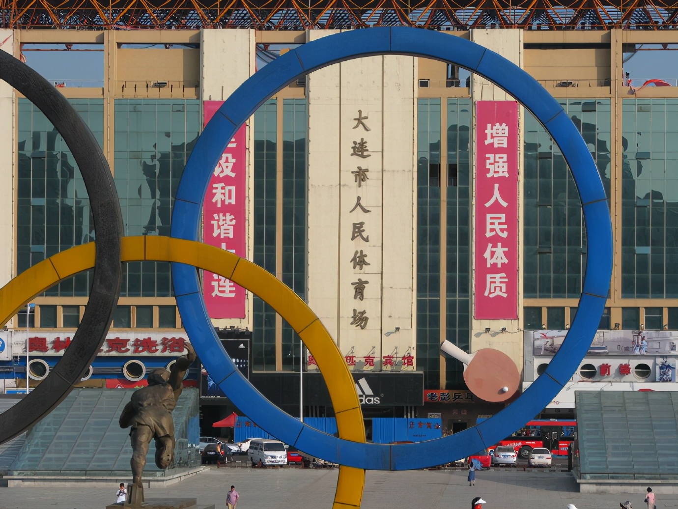 为什么中国踢足球的小孩太少了,为什么中国足球人口少