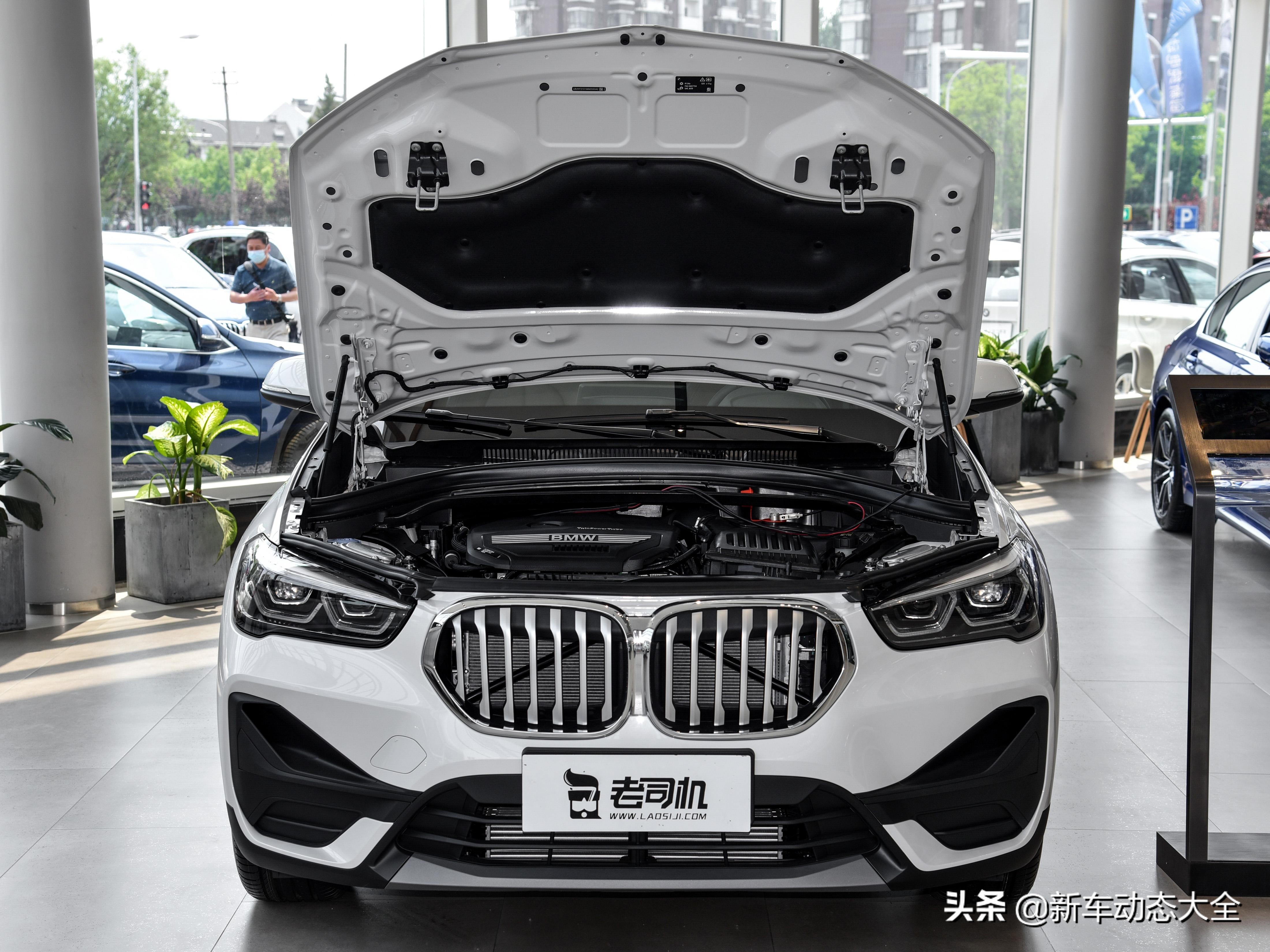 乘客多也能装得下实拍宝马X1