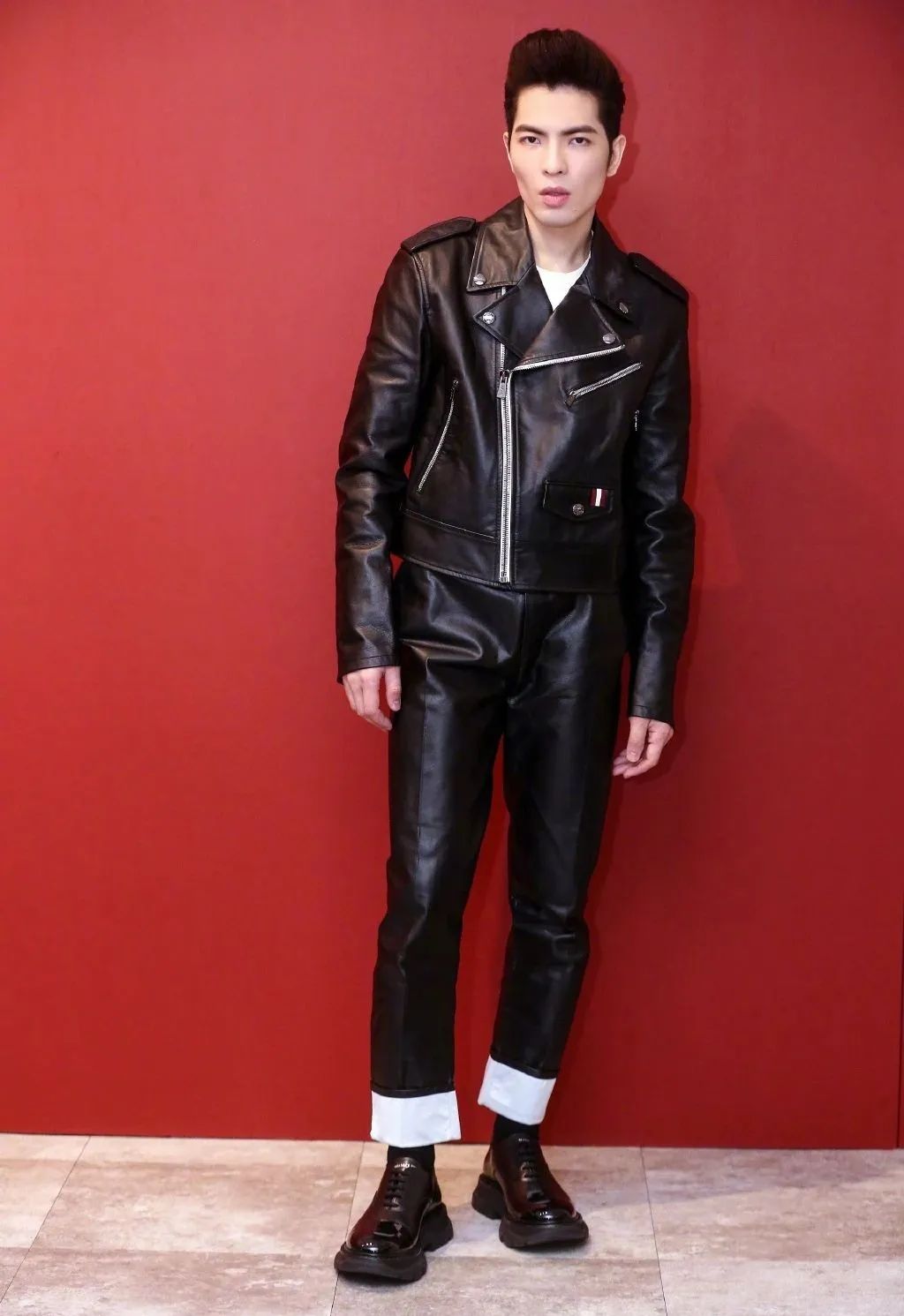 155矮个子体重140穿衣搭配图,矮个子如何避免穿搭误区穿衣秘籍