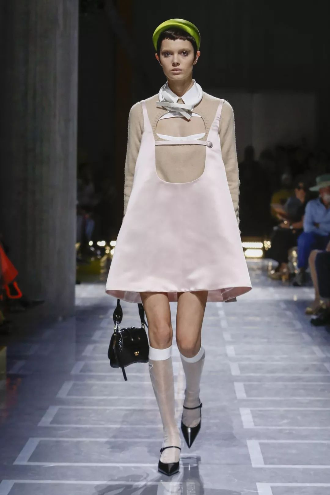 刘雯樱花紫色,刘雯拍过啥片