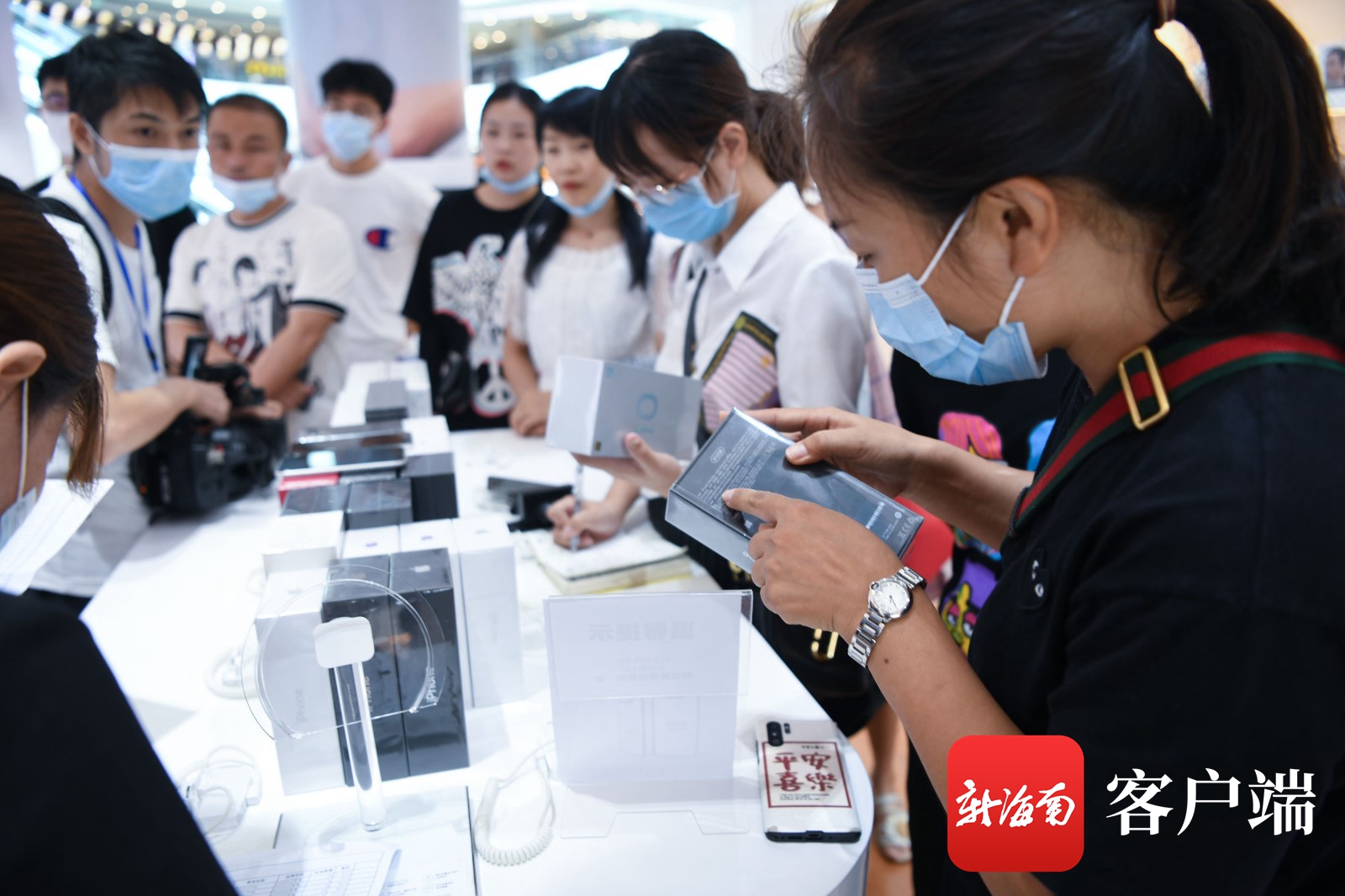 海南离岛免税新品上架高端酒类“路易十三”税后便宜七八千元