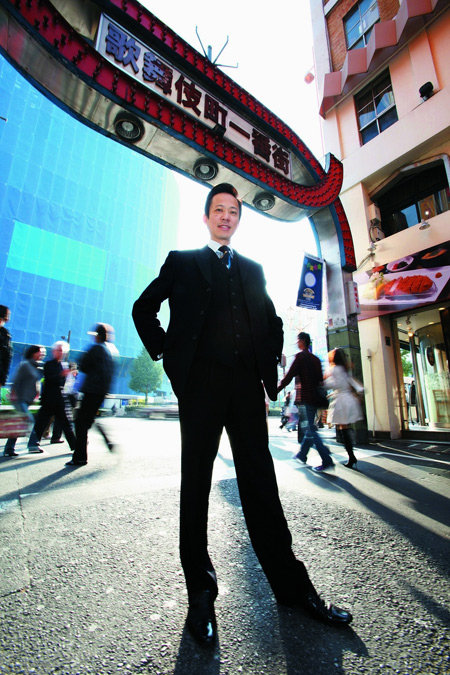 “微观日本专家”—李小牧