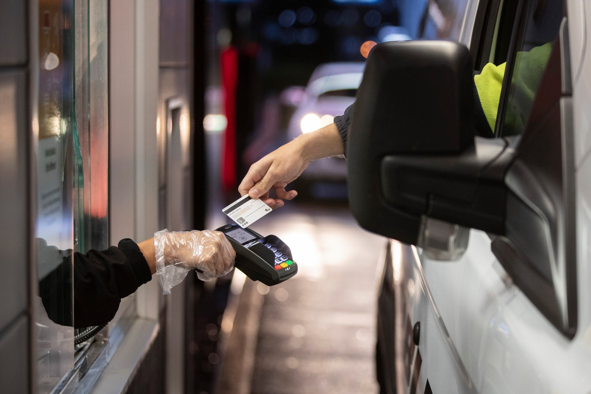 报复性消费全球复苏,报复性消费来一波