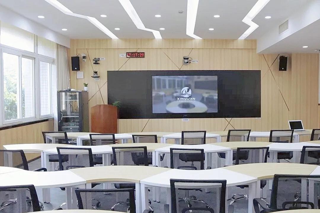 广州最广大学：占地1880余亩，依山傍水，校内坐拥天文台、法庭、演播厅！