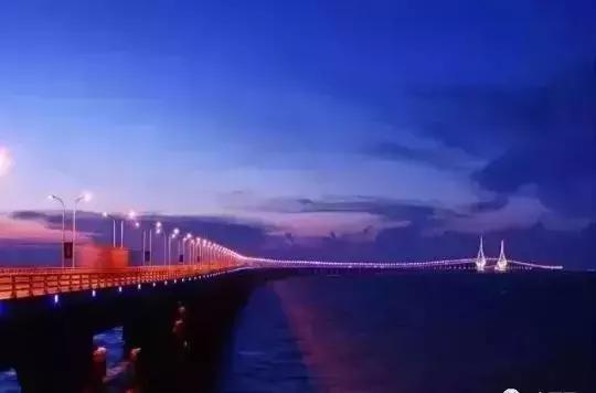 夜上海整个城市灿烂,如今的夜晚