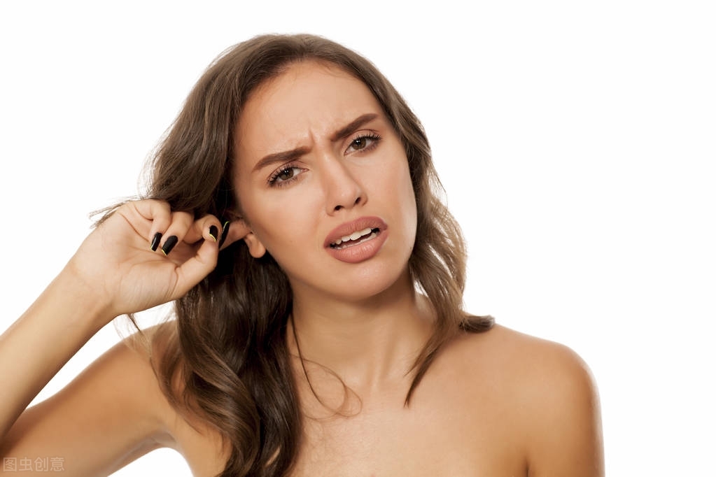 耳朵痒痒要警惕早期症状,为什么耳朵会出现发痒的感觉