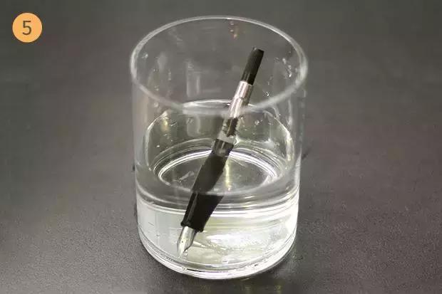 钢笔保养小技巧之怎样清洗钢笔,要换墨的时候怎么清洗钢笔