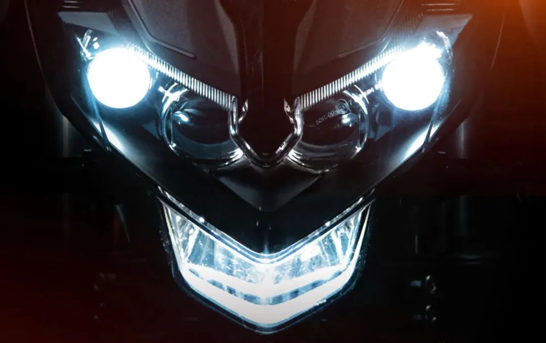 贝纳利125小暴龙最新款,贝纳利小迅龙150s和小暴龙哪个好