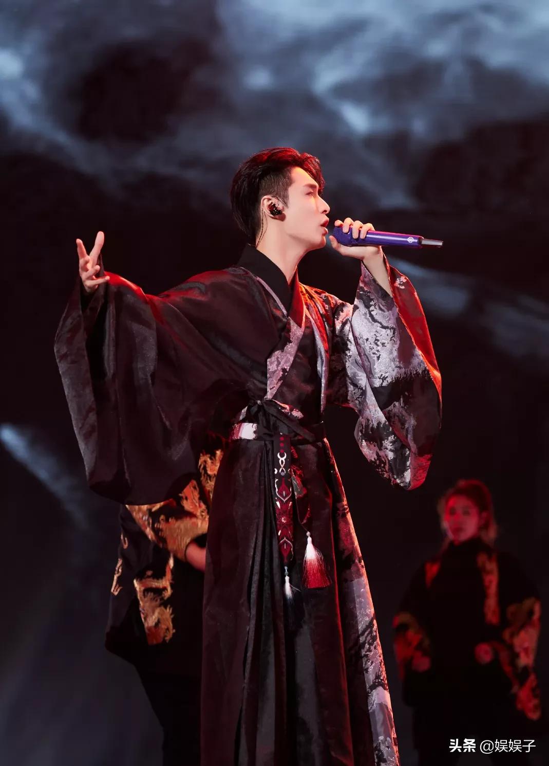 张艺兴王一博跨年全过程,张艺兴王一博跨年吐槽