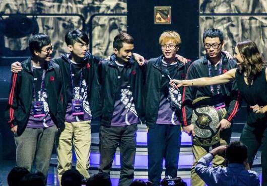 上头了！脾气大的玩家们，说说你在游戏中做的最冲动的事