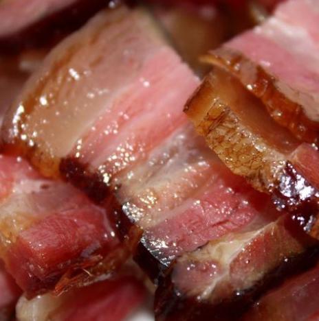 50年的“臭猪肉”竟是当地人招待客人的美食！你敢吃吗？