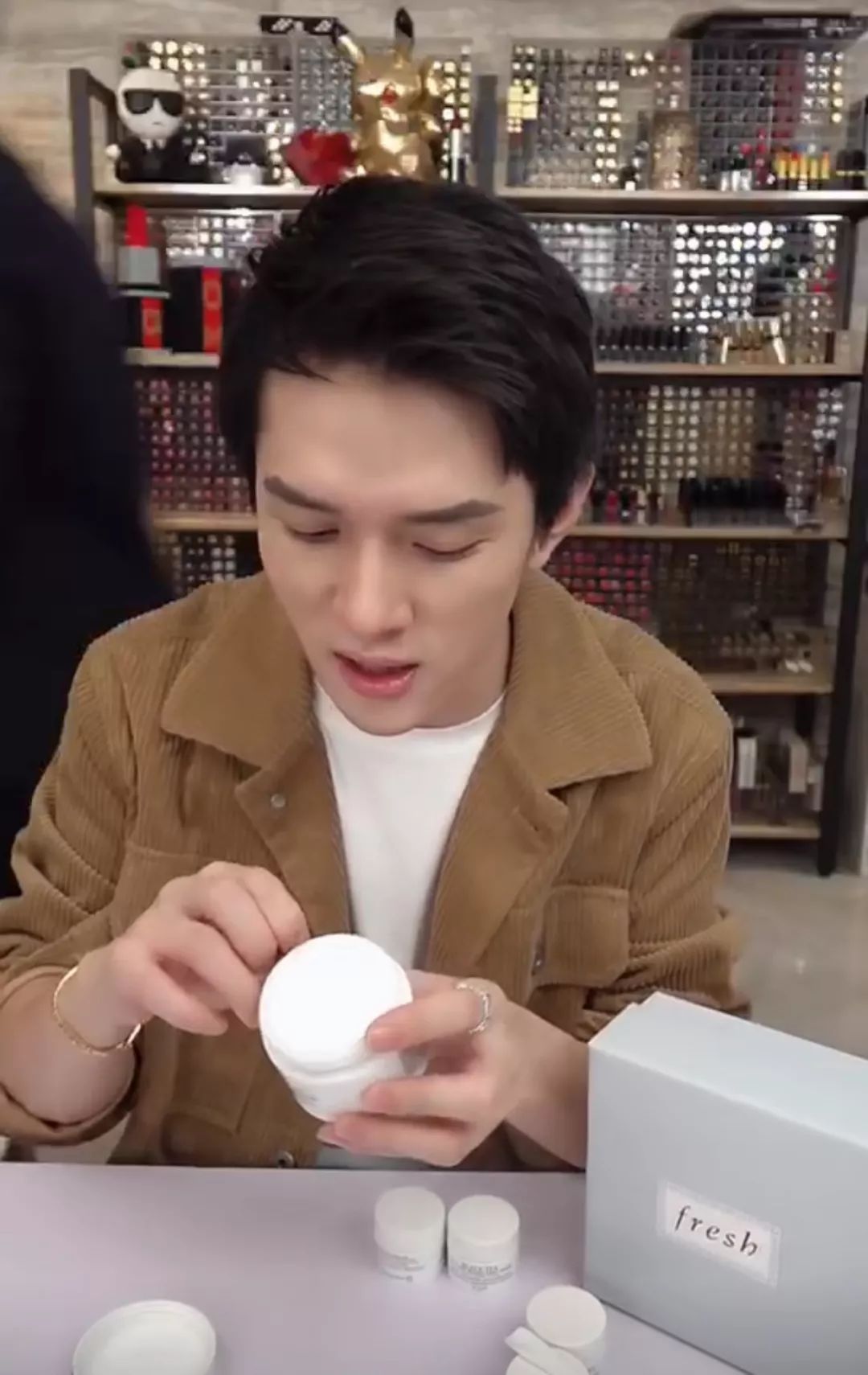 双11倒数5天！李佳琦推荐的华晨宇、肖战、王源同款真的值得买