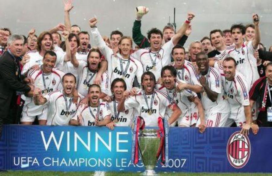 足球能赋予男人优秀的品质,足球运动是男人的运动