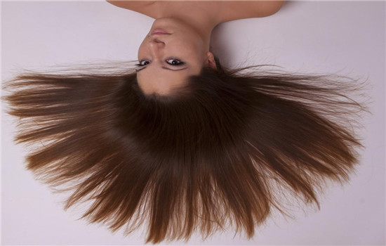 冬天老是会有静电怎么防止静电,冬天静电多怎么办消除静电10招