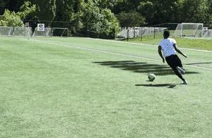 两次变向超炫过人技巧,5个初学者必会的实战过人技巧