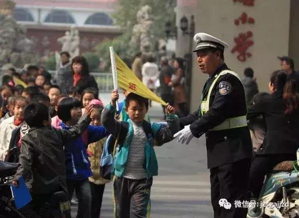 她养育87个孩子,九成考上大学,20个考入北大清华