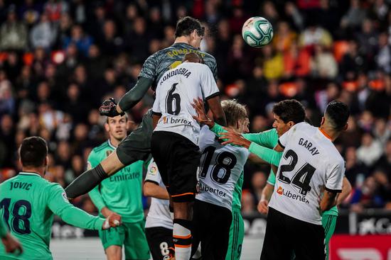 2米巨人的视频,皇马2米巨人最佳水准