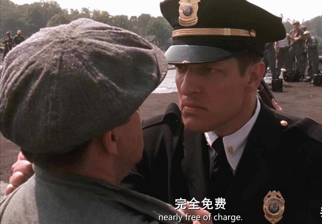 历时27年,他凭借2把小石锤、4张美女海报,逃离肖申克监狱