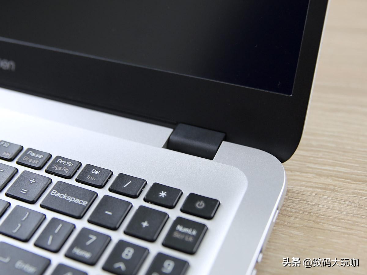 麦本本大麦m545六核锐龙r5,麦本本m545游戏本测试吃鸡