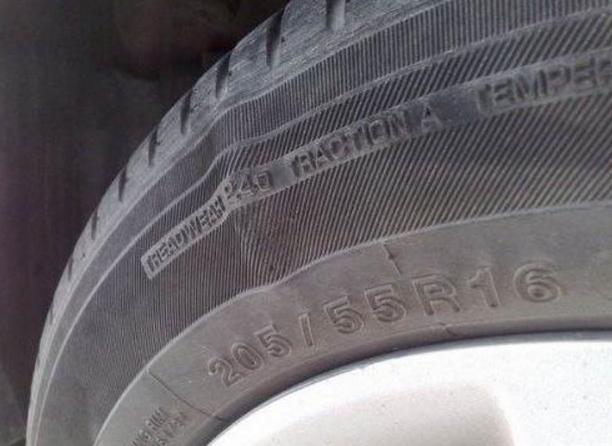 轮胎缓慢漏气是补胎还是换胎,汽车其中一个轮胎缓慢漏气