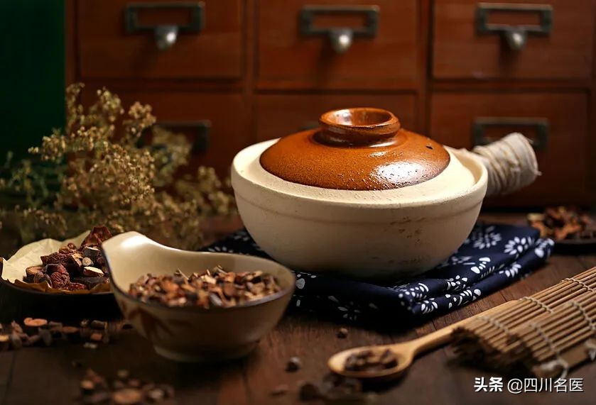 保温杯爆炸女孩,保温杯炸伤眼球