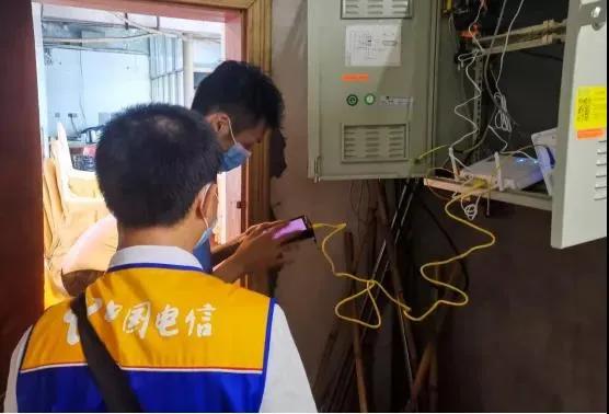 冲在抗击疫情第一线,冲在前线守在一线