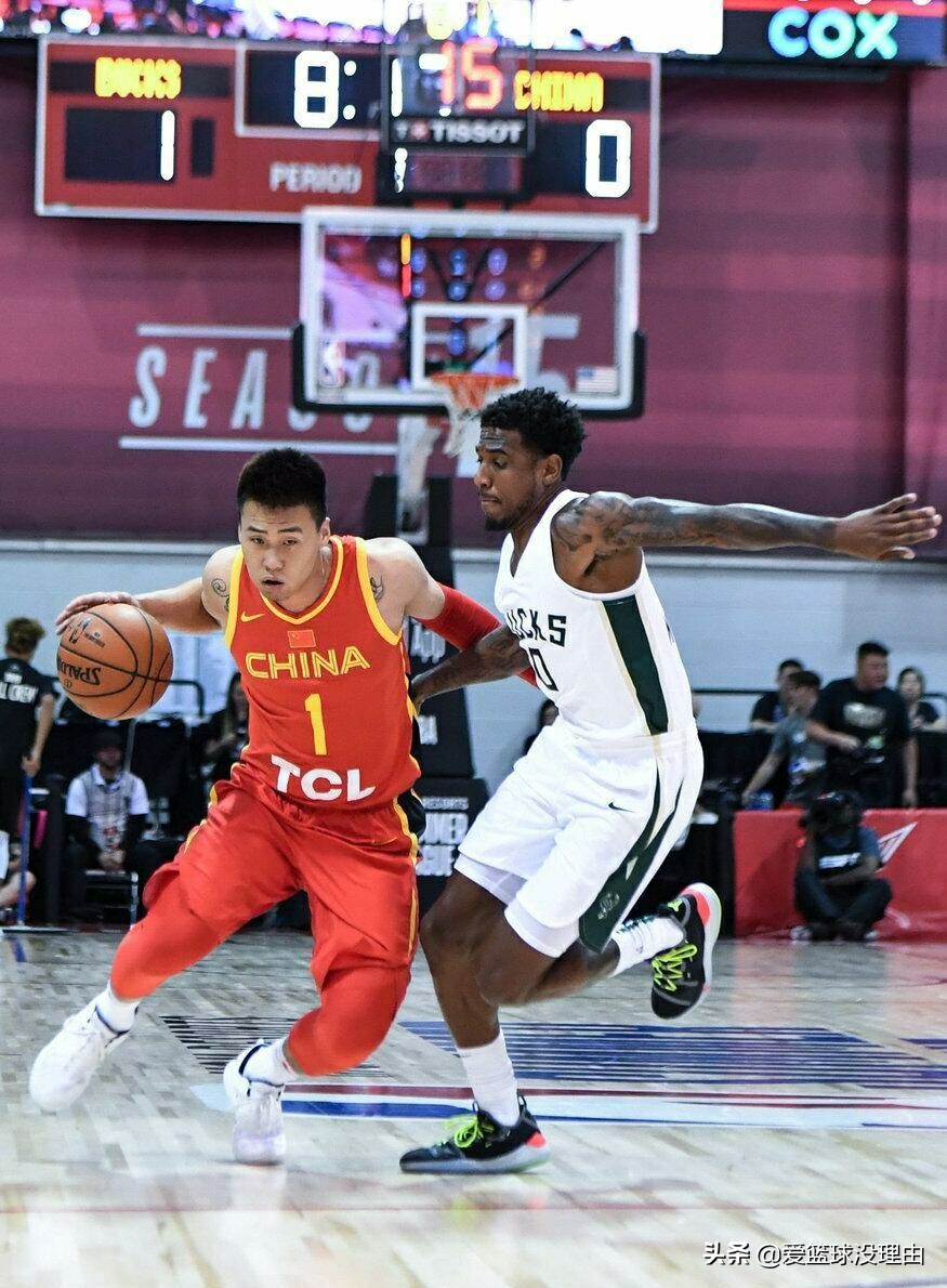 杨毅对赵睿评价,赵睿篮球场怼人视频