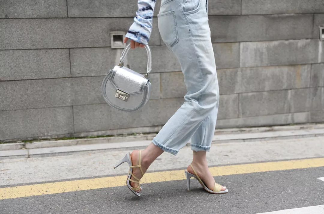 闊╁墽濂宠绌挎惌鍝佺墝,闊╁墽濂充富绌挎惌鍝佺墝