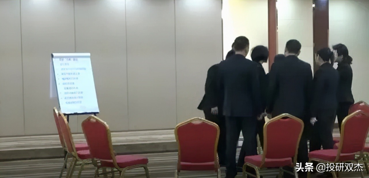 *脑洗**、发疯、猝死：恐怖“灵修课”背后的精神操纵术