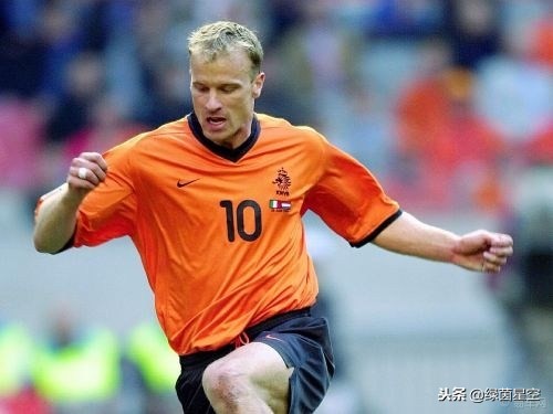 足坛上著名的9号,足球场上11号位置