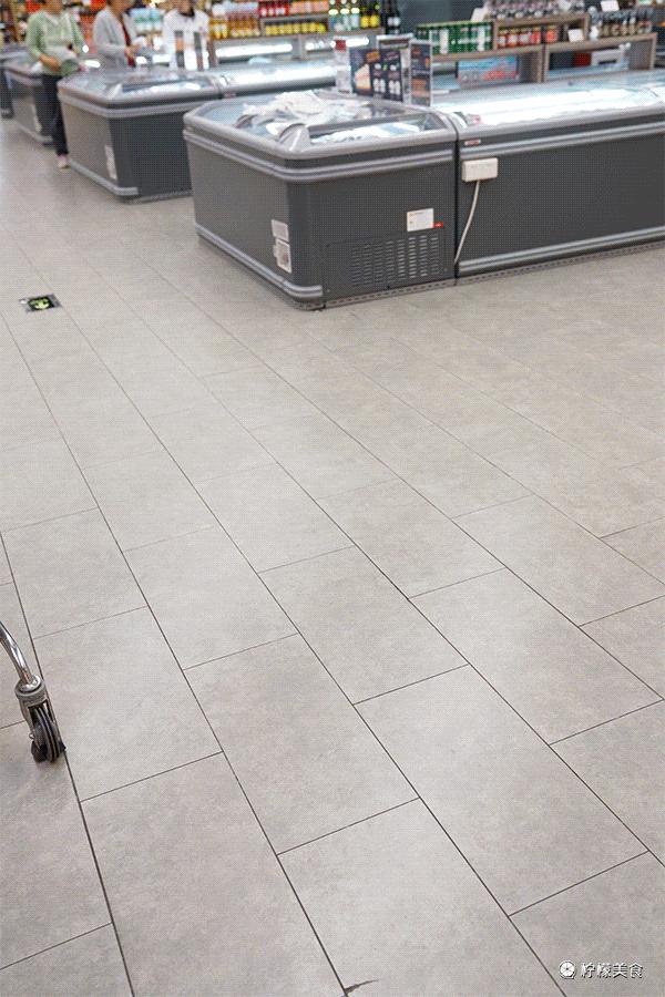 进这家超市我疯了，男朋友根本拉不住