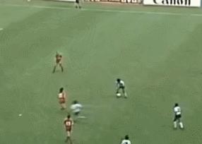 马拉多纳更衣室喊阿根廷视频,马拉多纳不要为我哭泣图片