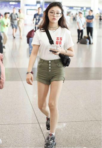 林允ck内裤代言,林允ck内衣广告高清大图