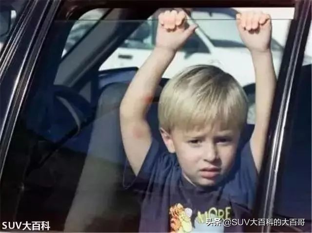 用啥砸车玻璃能砸碎,砸车门玻璃怎么砸才能砸坏