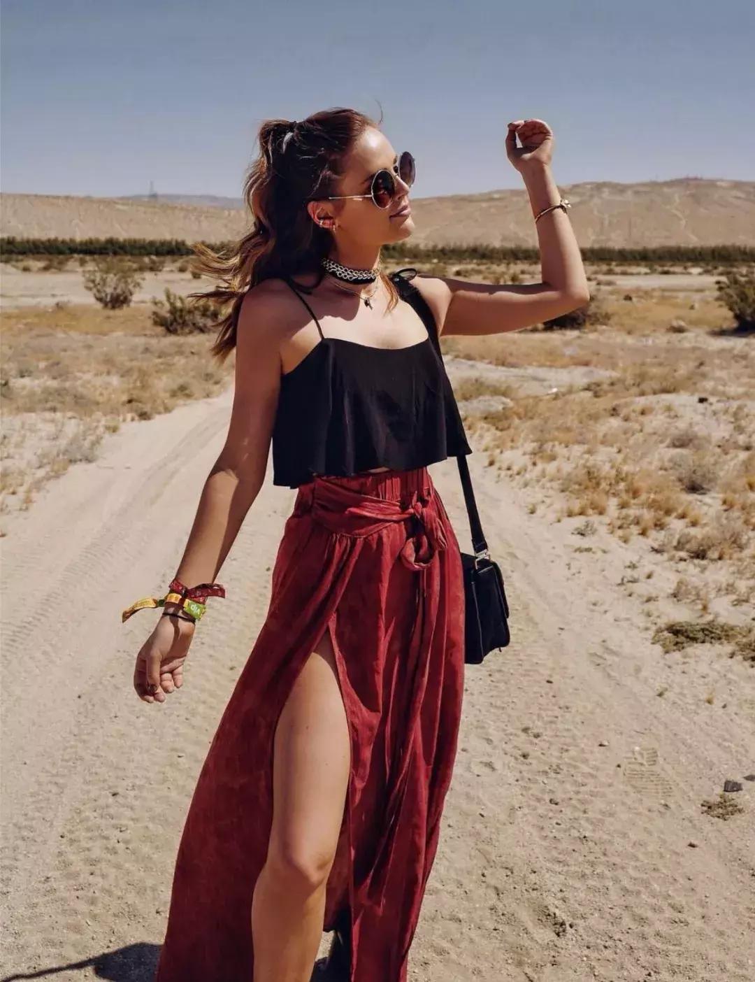 别再卷衣角了！今夏“剪一刀”洋气炸