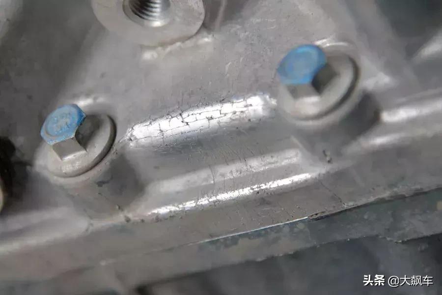 渗油、生锈、铁油箱，悬架换成铝合金