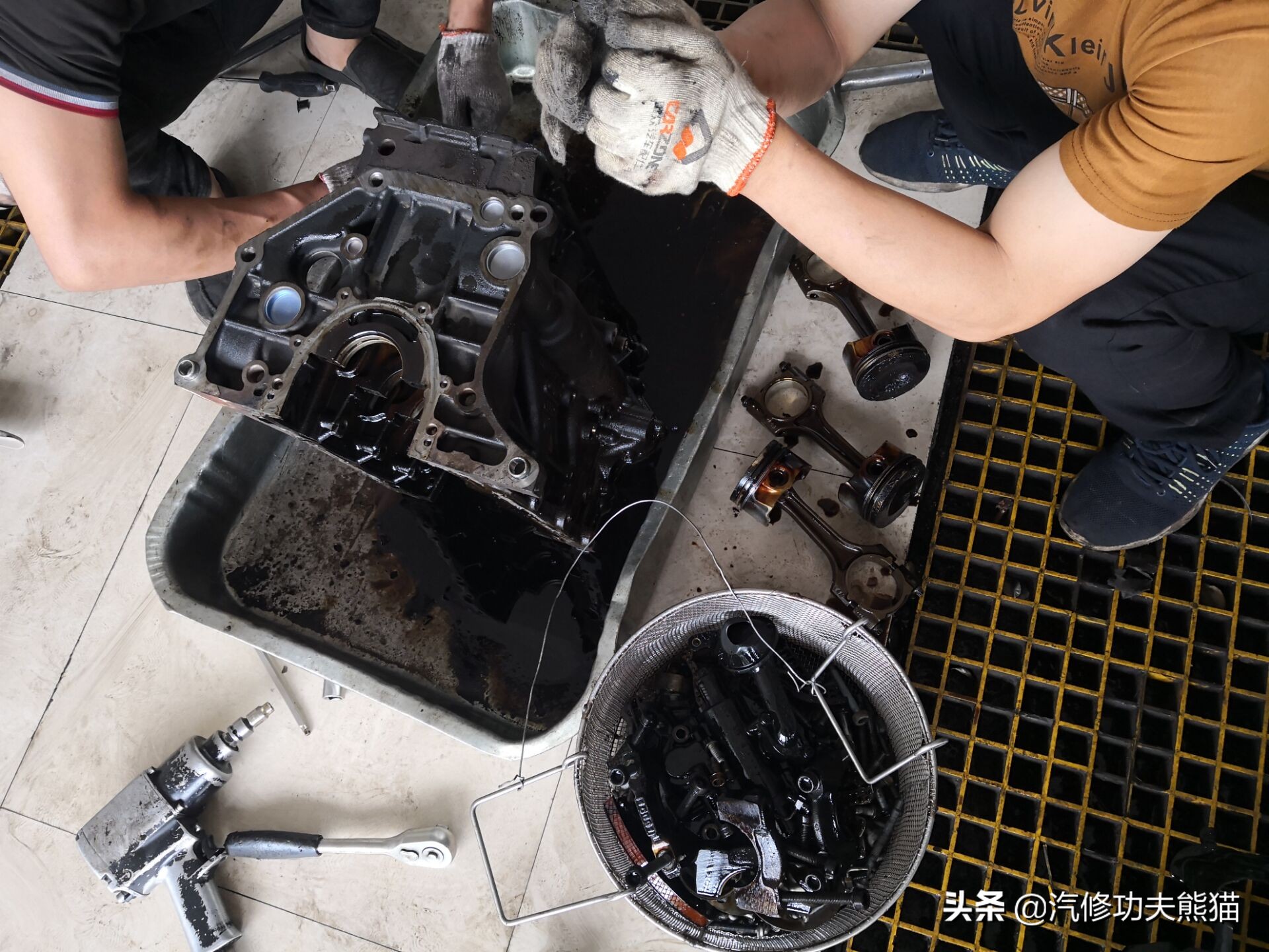 大众途观发动机烧机油维修多少钱,2010款大众途观严重烧机油