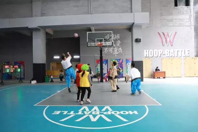 篮球因为热爱所以坚持比赛现场,篮球赛因为热爱所以坚持