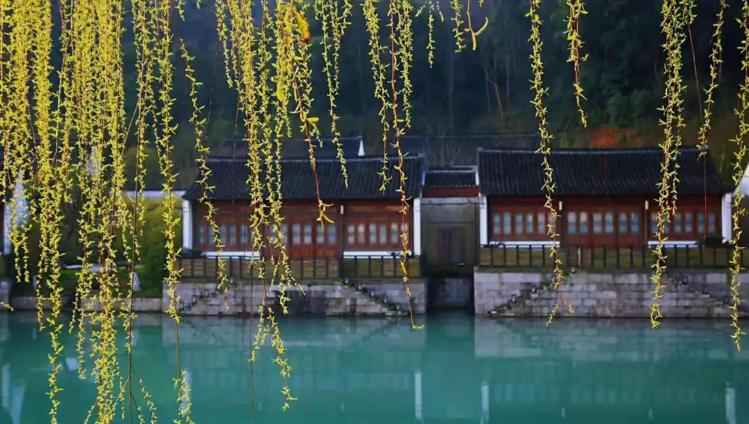 会于会稽山阴之兰亭意思是什么,会于会稽山阴之兰亭的山阴的意思