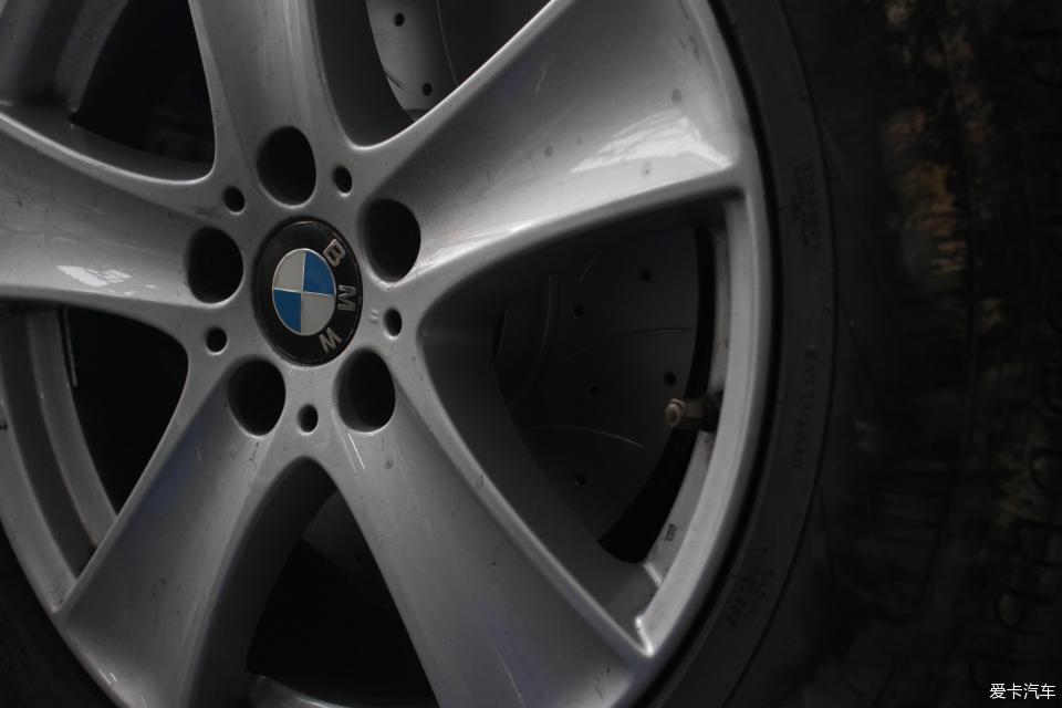 宝马x5前刹车盘标准厚度,宝马x5更换手制动电脑