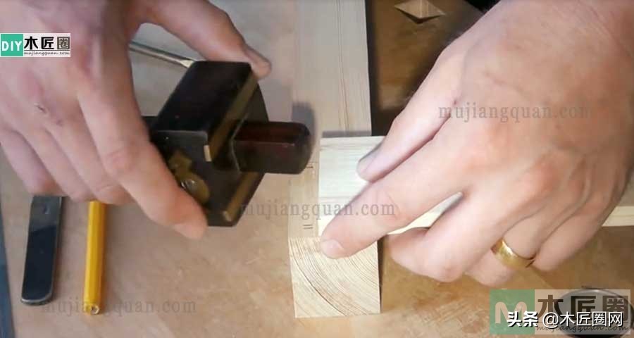 榫卯实木桌制作视频教程,传统榫卯木桌子最简单方法