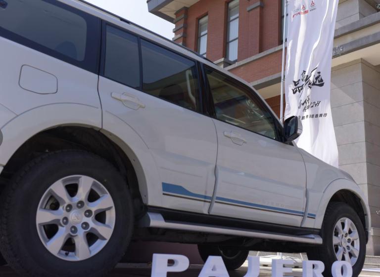 19款帕杰罗中规尊贵越野版,2020款帕杰罗3.0金标试驾