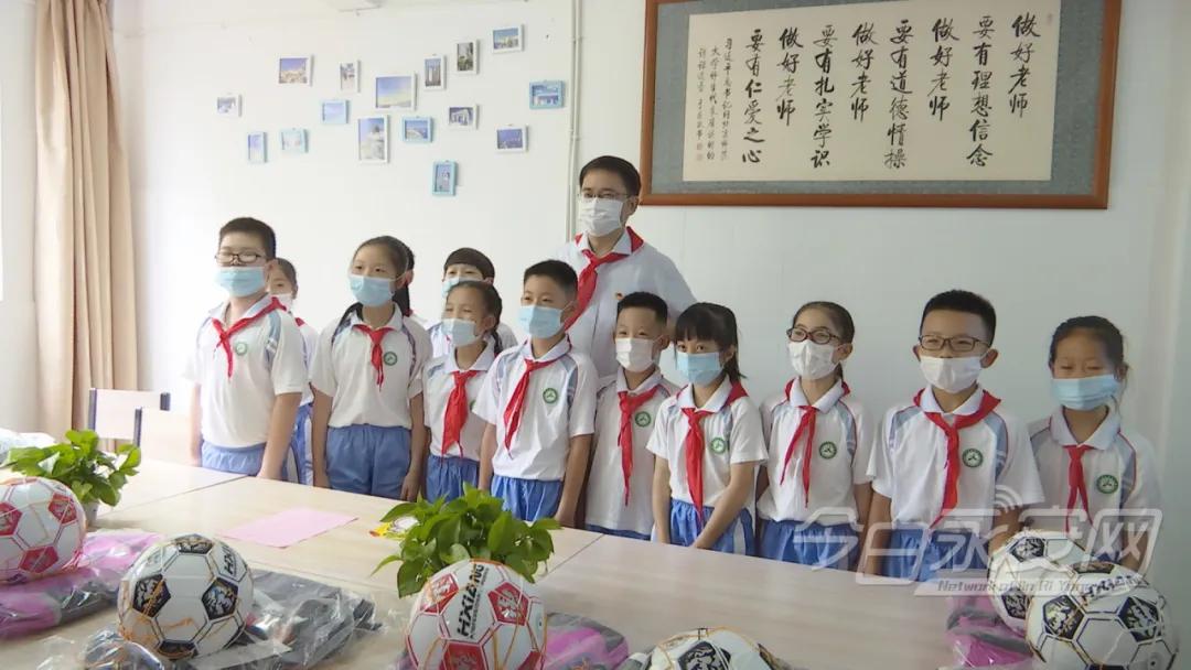 满意在三明伴我行视频,尤溪县领导看望慰问少年儿童