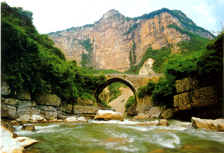 贵州织金县：一个织金洞，一道宫保鸡丁如何能够留住游客？