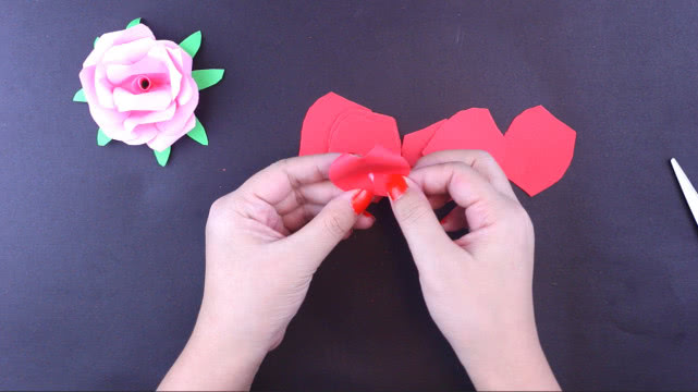 手残*党**也能学会的玫瑰花折纸，情人节送给女神惊喜，手工折纸详解
